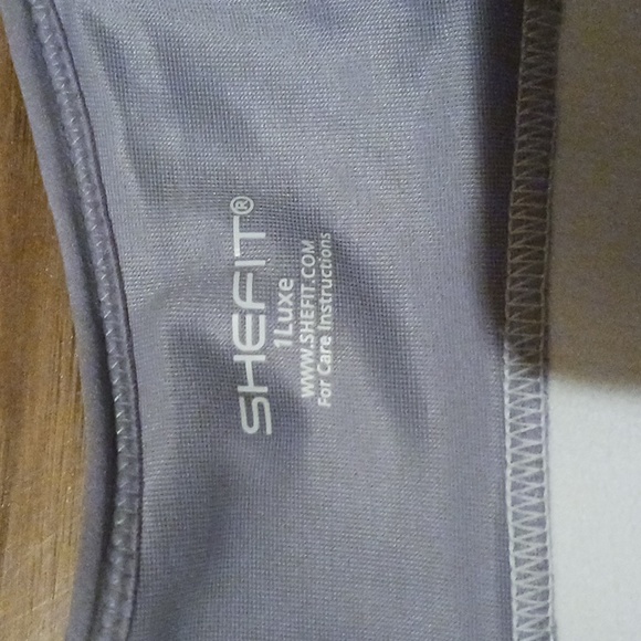 Shefit high impact sports bra - Picture 2 of 4